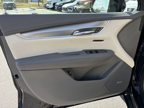 Used 2022 Cadillac XT5 Premium Luxury image 25