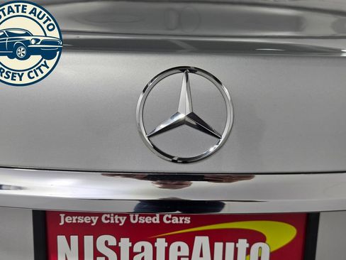 Used 2018 Mercedes-Benz E 300 4MATIC w/ Premium 3 Package (Q03) image 31
