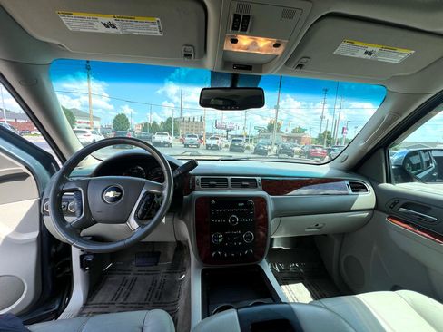 Used 2012 Chevrolet Avalanche LT image 16