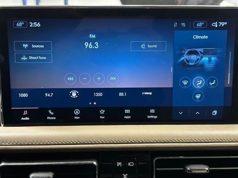 Used 2022 Lincoln Nautilus Reserve AWD/4WD image 36