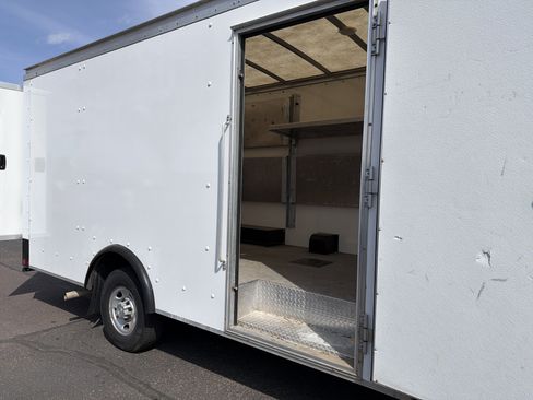 Used 2021 Chevrolet Express 3500 w/ Driver Convenience Package image 9