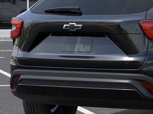 New 2026 Chevrolet Trax LT w/ Midnight Edition FWD image 14
