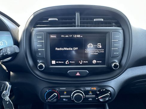 Certified 2025 Kia Soul LX w/ LX Technology Package FWD image 25