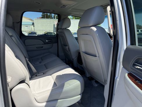 Used 2011 Chevrolet Suburban LT AWD/4WD image 12
