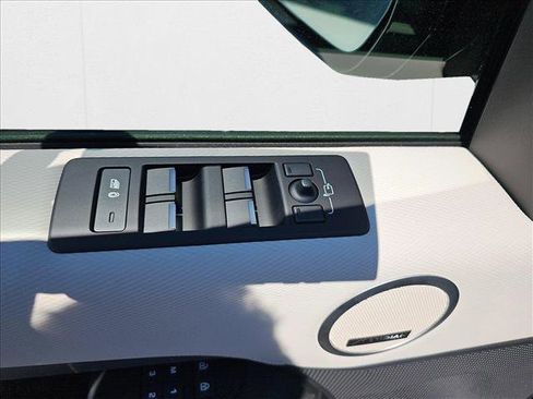 New 2025 Land Rover Discovery Dynamic SE AWD/4WD image 27