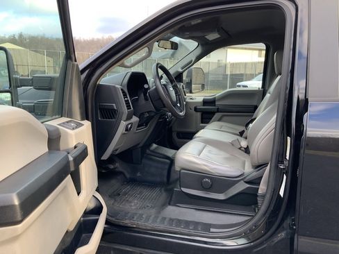 Used 2019 Ford F250 XL w/ Power Equipment Group image 6