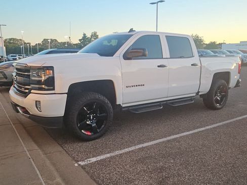 Used 2017 Chevrolet Silverado 1500 LTZ Z71 w/ Redline Edition AWD/4WD image 5