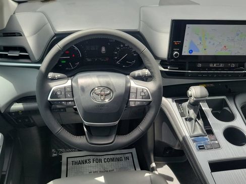 Certified 2026 Toyota Sienna XLE FWD image 12