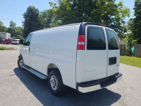 Used 2025 GMC Savana 2500 w/ Driver Convenience Package RWD image 3