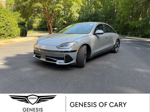 Used 2023 Hyundai Ioniq 6 SE RWD image 1