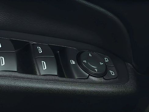 Used 2021 Chevrolet Equinox LT image 42