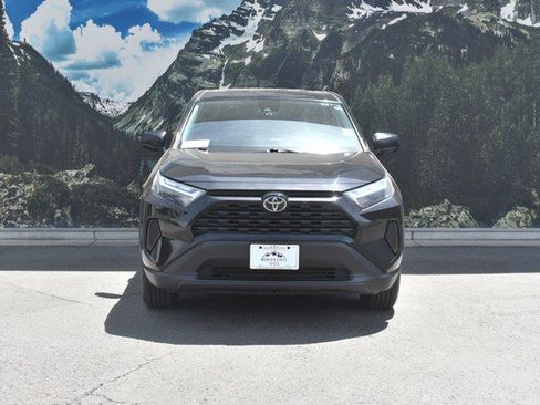 Used 2023 Toyota RAV4 LE AWD/4WD image 5