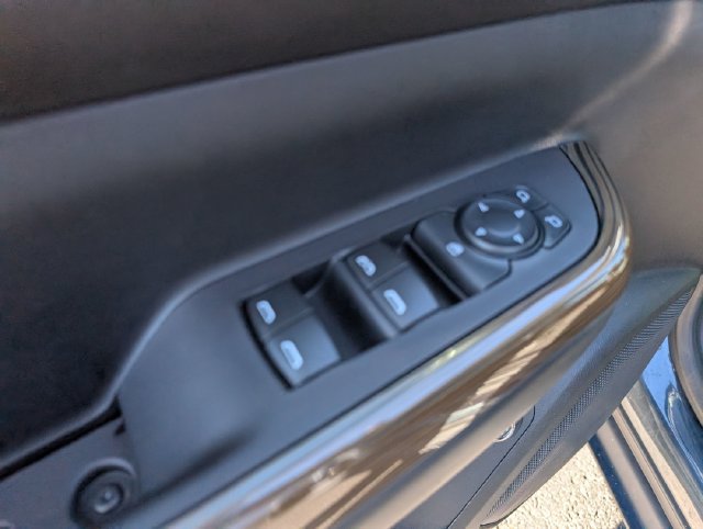 Used 2020 GMC Acadia SLE w/ Driver Convenience Package FWD image 19