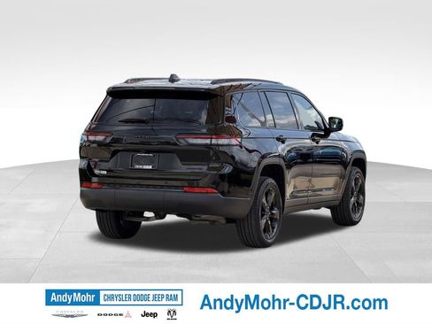 Used 2025 Jeep Grand Cherokee L Limited w/ Black Appearance Package AWD/4WD image 7