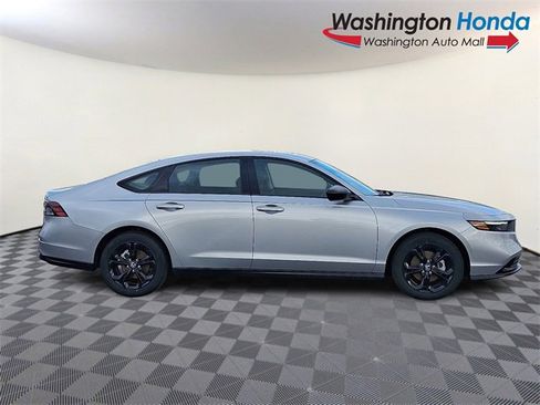 Certified 2025 Honda Accord SE image 7