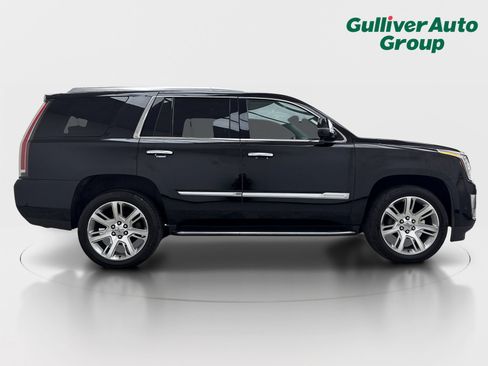 Used 2018 Cadillac Escalade Luxury AWD/4WD image 10