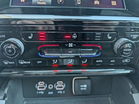 Used 2023 Jeep Grand Cherokee Altitude image 5