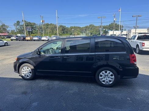 Used 2019 Dodge Grand Caravan SE FWD image 22