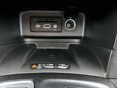 Used 2022 Chevrolet Equinox Premier AWD/4WD image 32