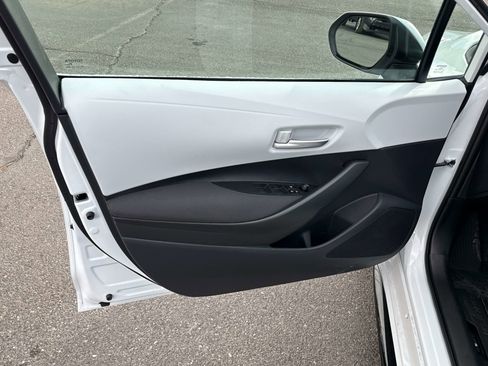 Used 2026 Toyota Corolla SE image 12