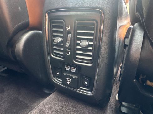 Used 2017 Jeep Grand Cherokee Summit AWD/4WD image 31