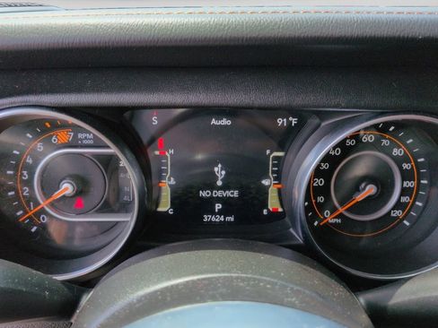 Used 2023 Jeep Wrangler Unlimited Sahara AWD/4WD image 21