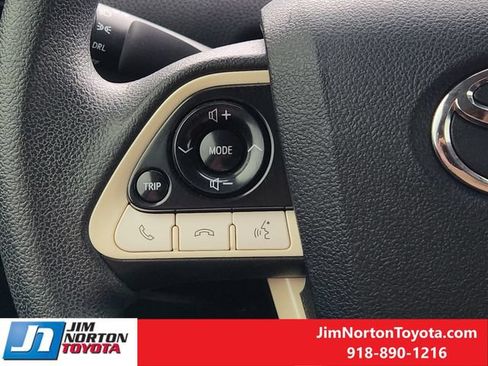 Used 2018 Toyota Prius Two w/ Prius Two Safety Plus Package FWD image 28