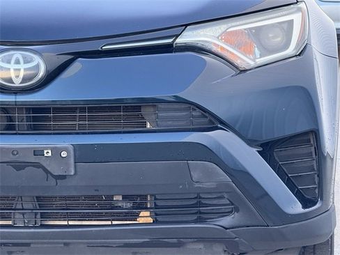 Used 2018 Toyota RAV4 LE image 8