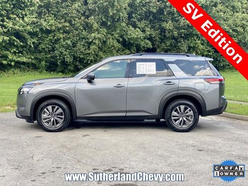 Used 2024 Nissan Pathfinder SV image 4