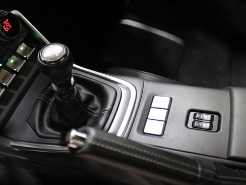 Used 2025 Toyota GR86 Premium w/ ALL Weather Mat Package (TMS) image 17