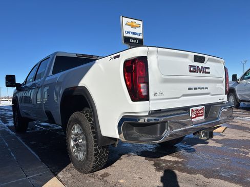 Used 2024 GMC Sierra 3500 SLE w/ SLE Convenience Package image 8