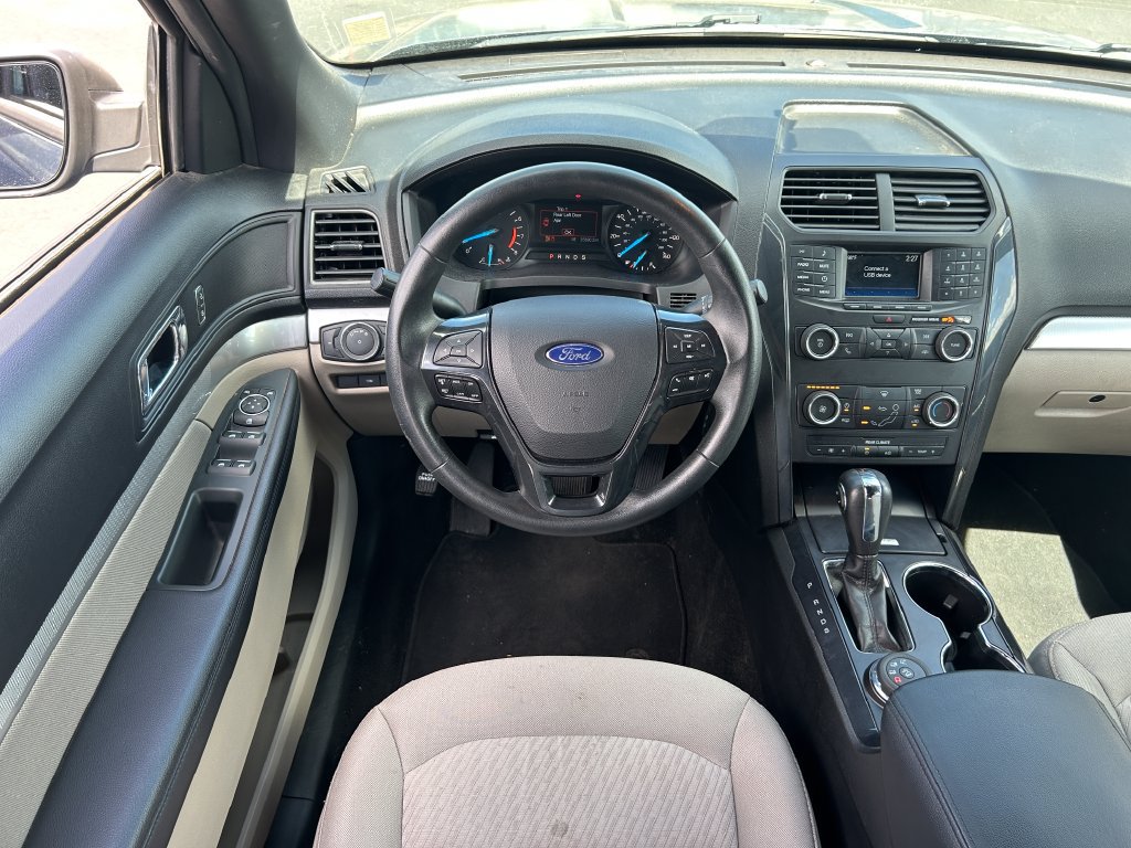 Used 2019 Ford Explorer 4WD w/ Class III Trailer Tow Package image 27