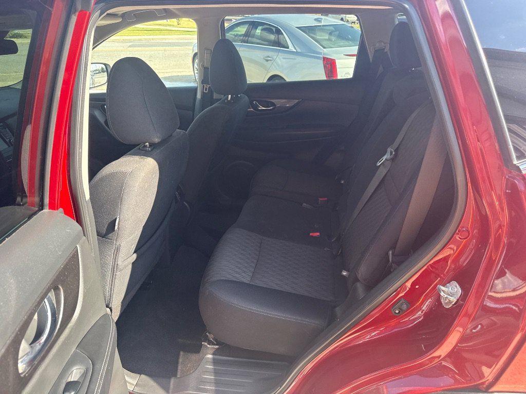 Used 2020 Nissan Rogue SV AWD/4WD image 12