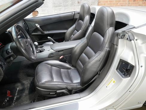 Used 2006 Chevrolet Corvette Convertible w/ Preferred Equipment Group RWD image 45