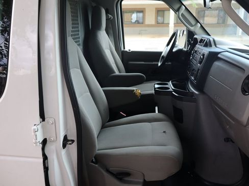 Used 2014 Ford E-250 and Econoline 250 w/ Power Group RWD image 20