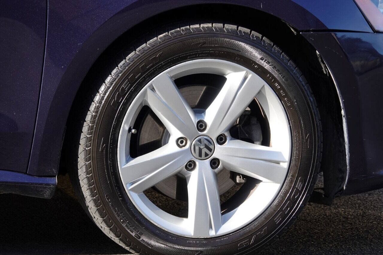 Used 2012 Volkswagen Passat 2.5 SE FWD image 43