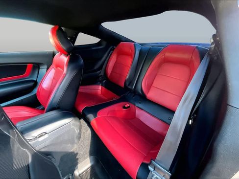 Used 2019 Ford Mustang GT Premium w/ Equipment Group 401A RWD image 20