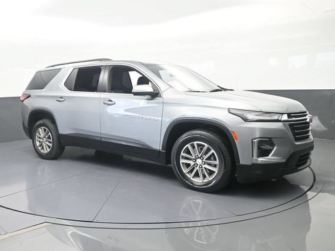 Used 2023 Chevrolet Traverse LT FWD image 8