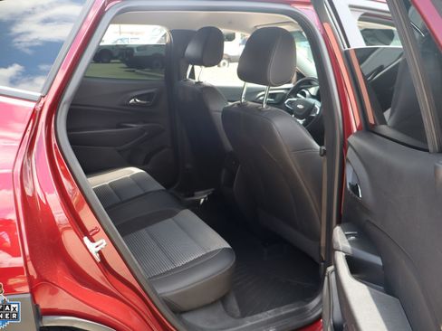 Used 2024 Chevrolet Trax LT w/ LT Convenience Package FWD image 27