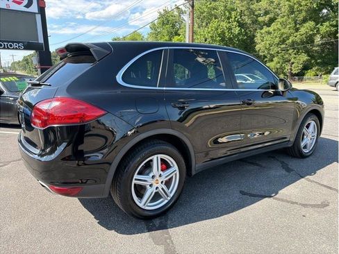 Used 2011 Porsche Cayenne S AWD/4WD image 6