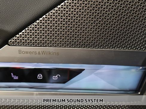 Used 2025 BMW 740i xDrive image 5