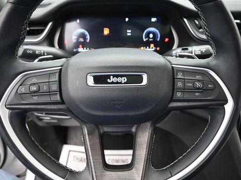 Used 2022 Jeep Grand Cherokee Limited AWD/4WD image 16