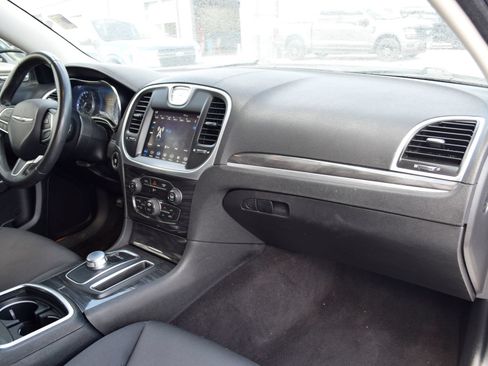 Used 2019 Chrysler 300 Touring w/ Sport Appearance Package RWD image 22