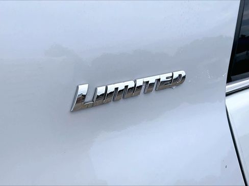 Used 2024 Toyota 4Runner Limited AWD/4WD image 10