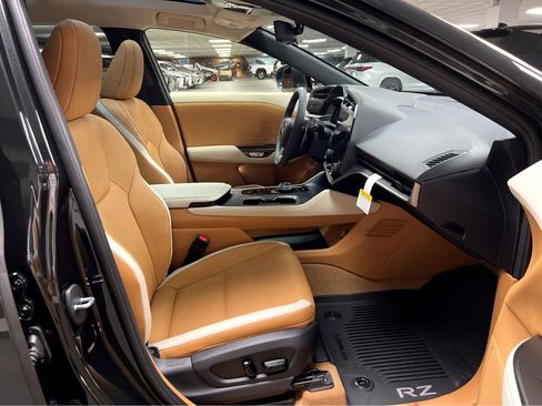 New 2026 Lexus RZ 450e AWD image 33