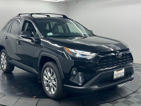 Used 2025 Toyota RAV4 XLE Premium image 2