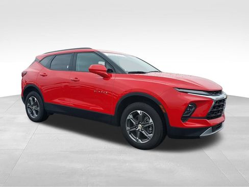 Used 2023 Chevrolet Blazer LT w/ Convenience Package FWD image 2