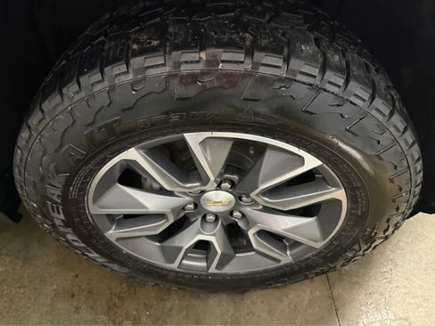 Used 2022 Chevrolet Silverado 1500 LT w/ Z71 Off-Road Package image 33