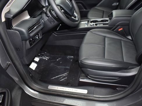 New 2025 Lincoln Corsair Reserve image 12