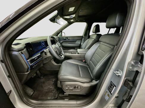 Used 2025 Hyundai Santa Fe Calligraphy AWD/4WD image 13